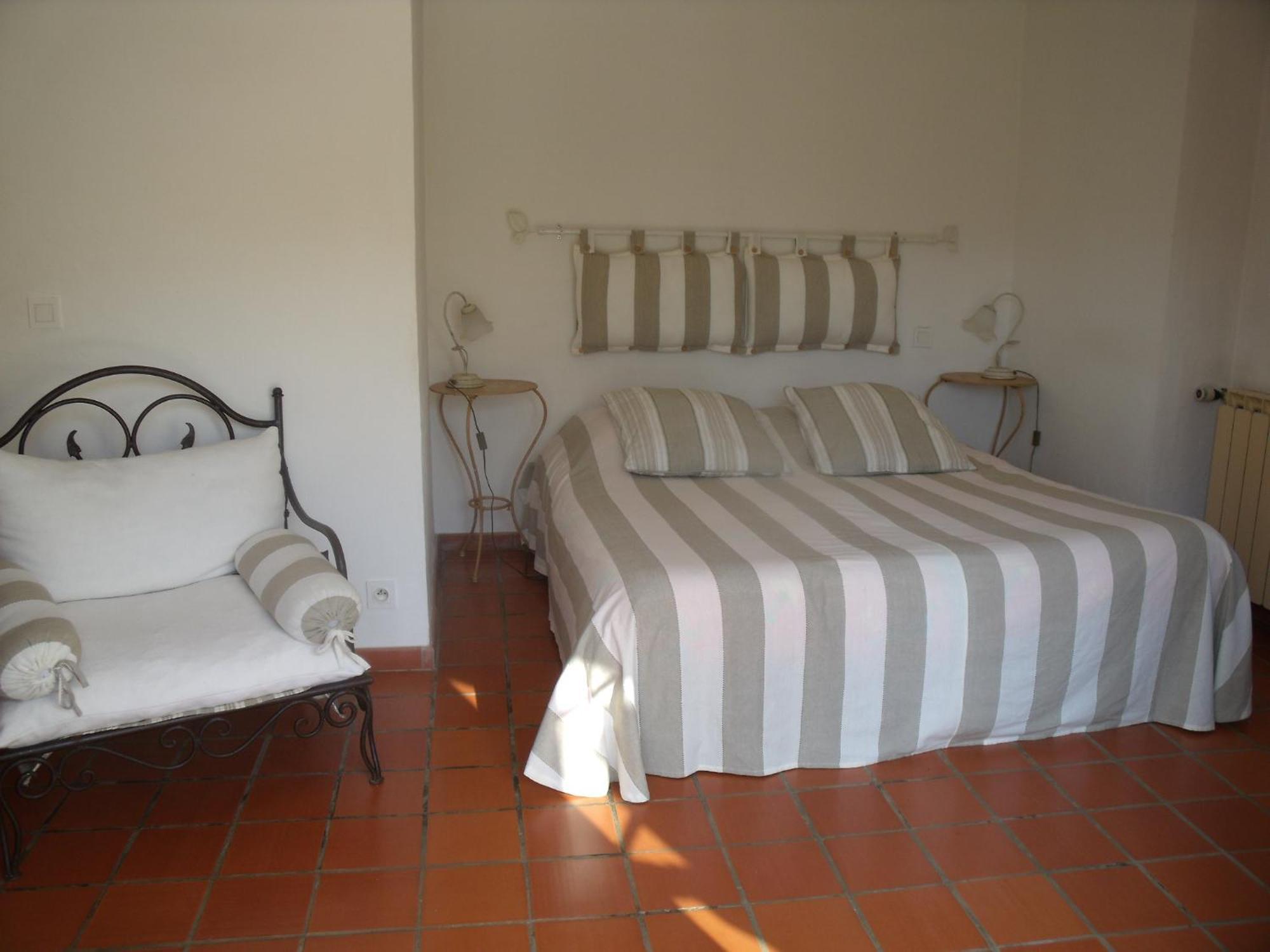 Domaine De La Provenc'Ane Villa ซาแลนส์ ภายนอก รูปภาพ