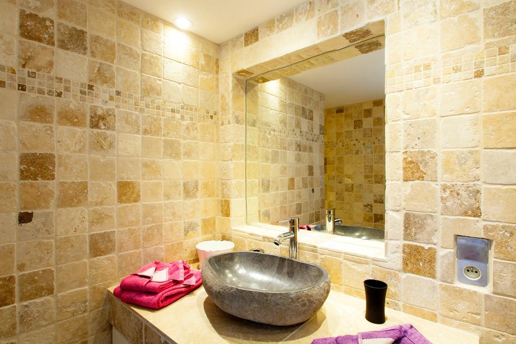 Domaine De La Provenc'Ane Villa ซาแลนส์ ภายนอก รูปภาพ